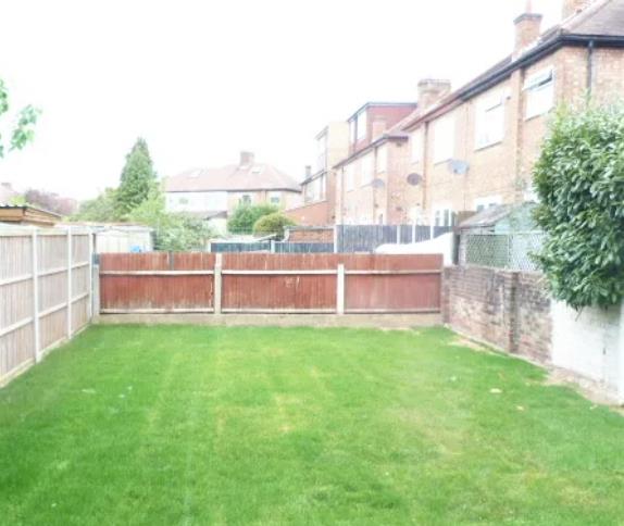 Devonshire Crescent, Mill Hill